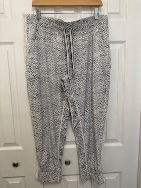Lululemon Gray Speckle Drawstring Pants, inseam 25”